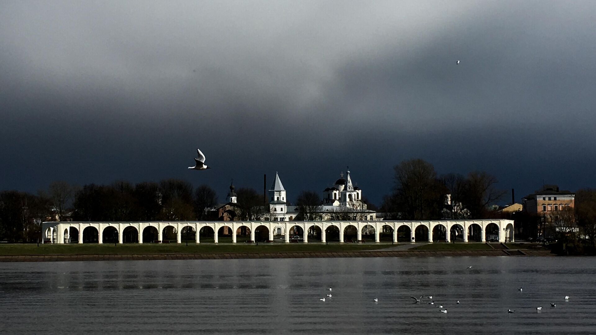 великий новгород река