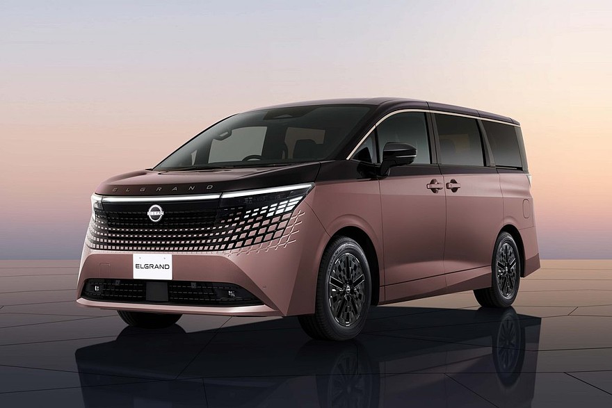 Стандартный новый Nissan Elgrand, предсерийный образец