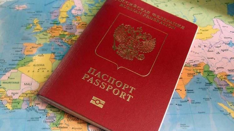 В январе — июне 2022 года россияне получили почти 2,5 млн заграничных паспортов