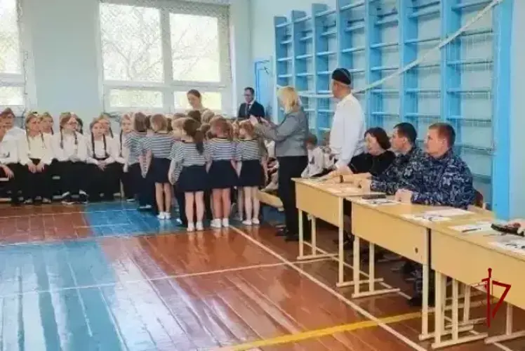 Росгвардейцы приняли участие в конкурсе-смотре строя и песни среди школьников