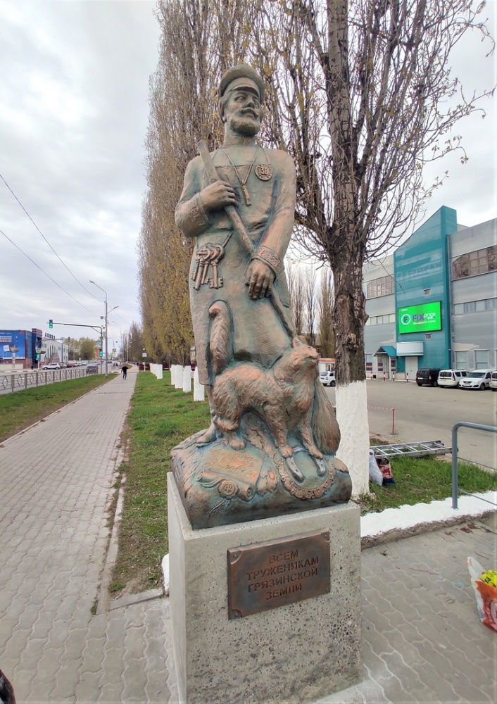 В Грязях к 1 мая откроют новый памятник дворнику