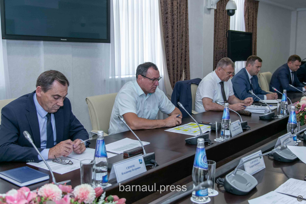 Директор сибирской генерирующей компании барнаула. Игорь лузанов барнаул. Косьяненко валерий алексеевич сибирская генерирующая компания. Субботин сергей иванович дсу заринск единая россия. Игорь лузанов сгк.