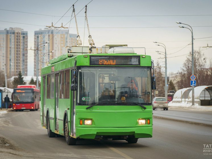 Минниханов и Метшин оценили новые троллейбусы для Казани