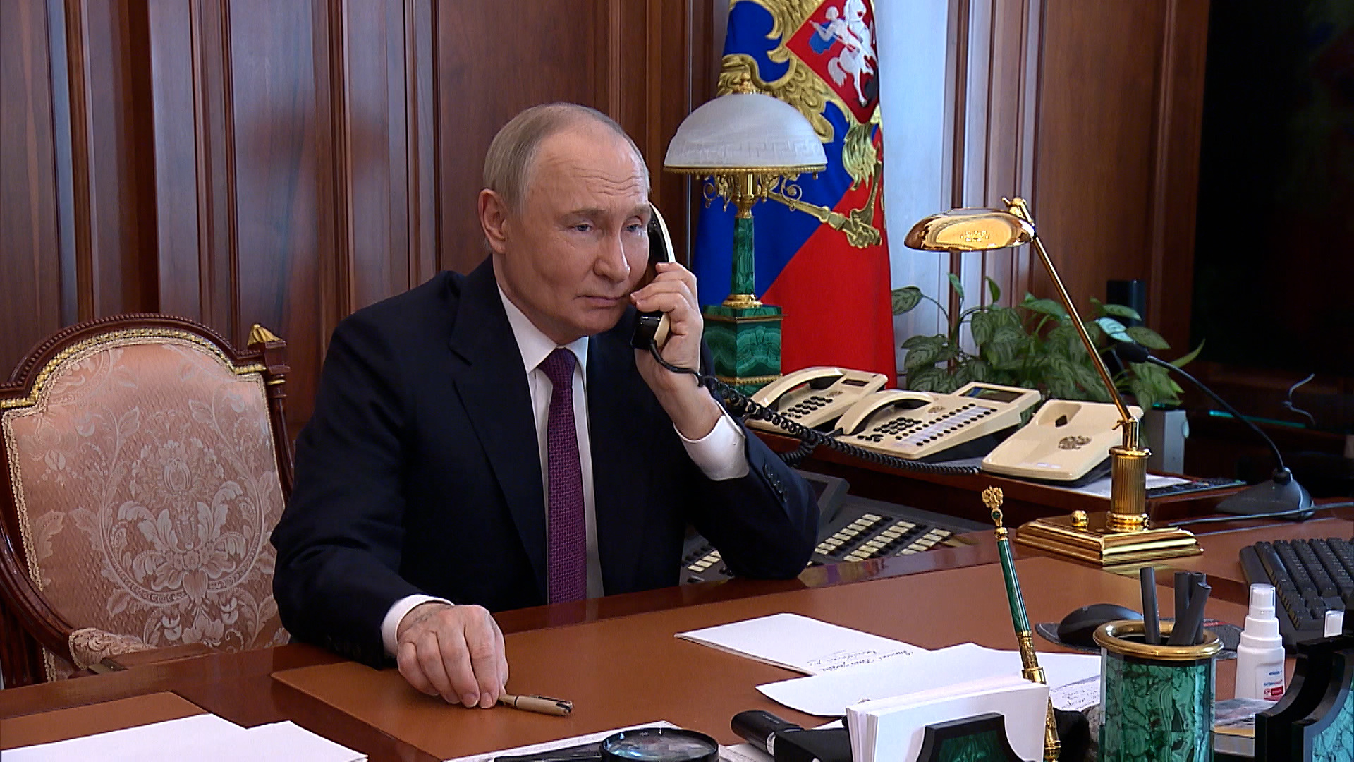 Путин провел телефонный разговор с премьером-министром Ирака Судани