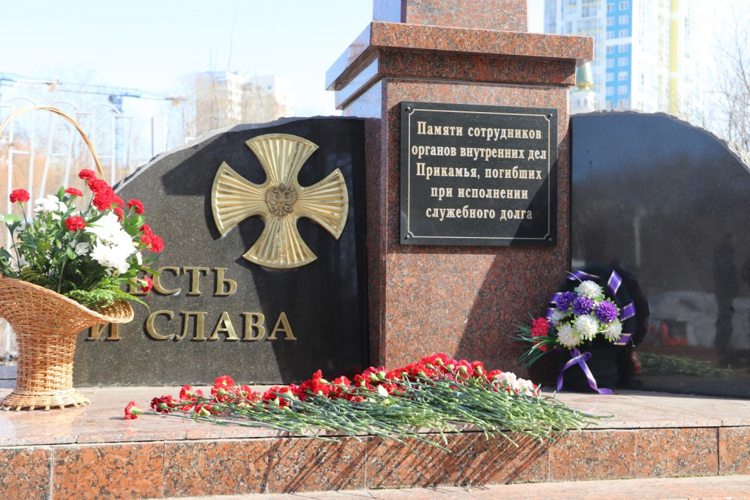 Начальник Управления Росгвардии по Пермскому краю принял участие в траурном мероприятии