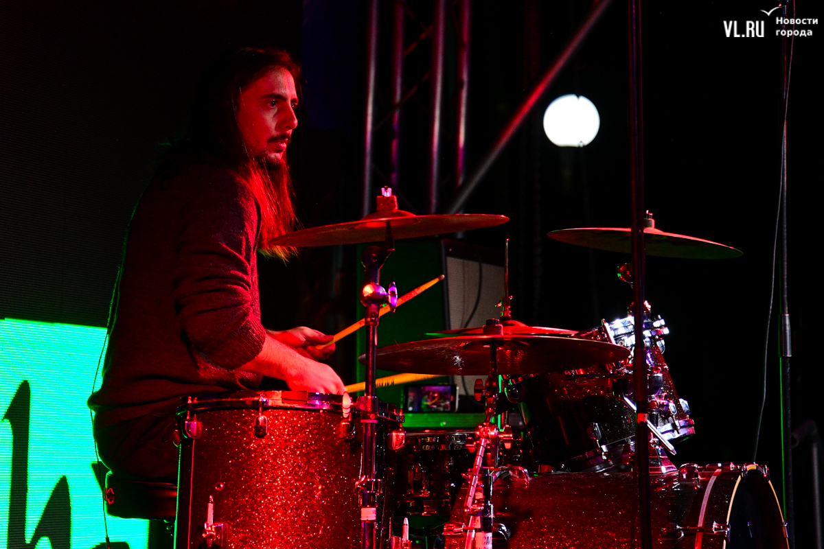 Арт объекты в лесу. Фестиваль здесь. Mercedes fashion week 2021 детская неделя моды. Современное искусство на улицах города». Фестиваль здесь.