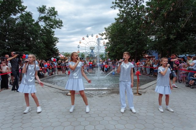 В парке «Тополя» в Оренбурге открыли интерактивный фонтан.