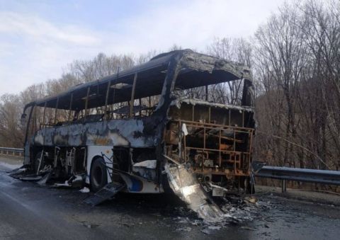 Пассажирский автобус сгорел на федеральной трассе Владивосток - Хабаровск