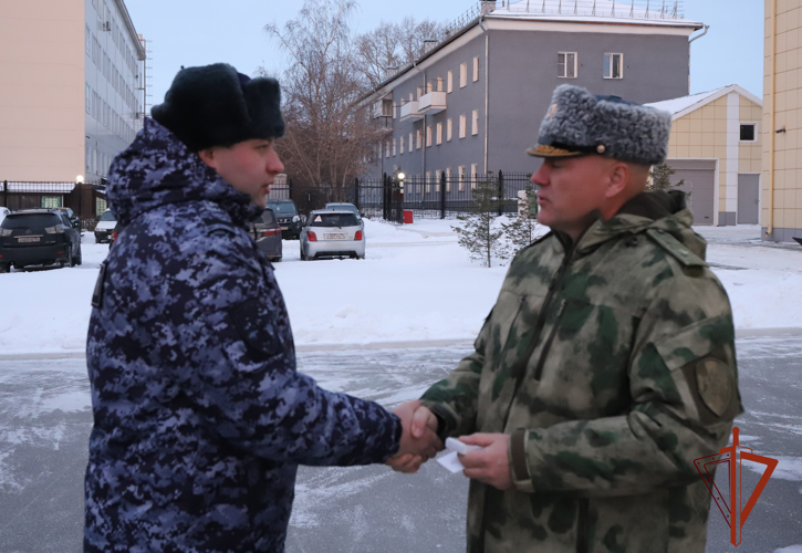 В Новосибирске сотрудники вневедомственной охраны Росгвардии награждены за профессионализм и смекалку