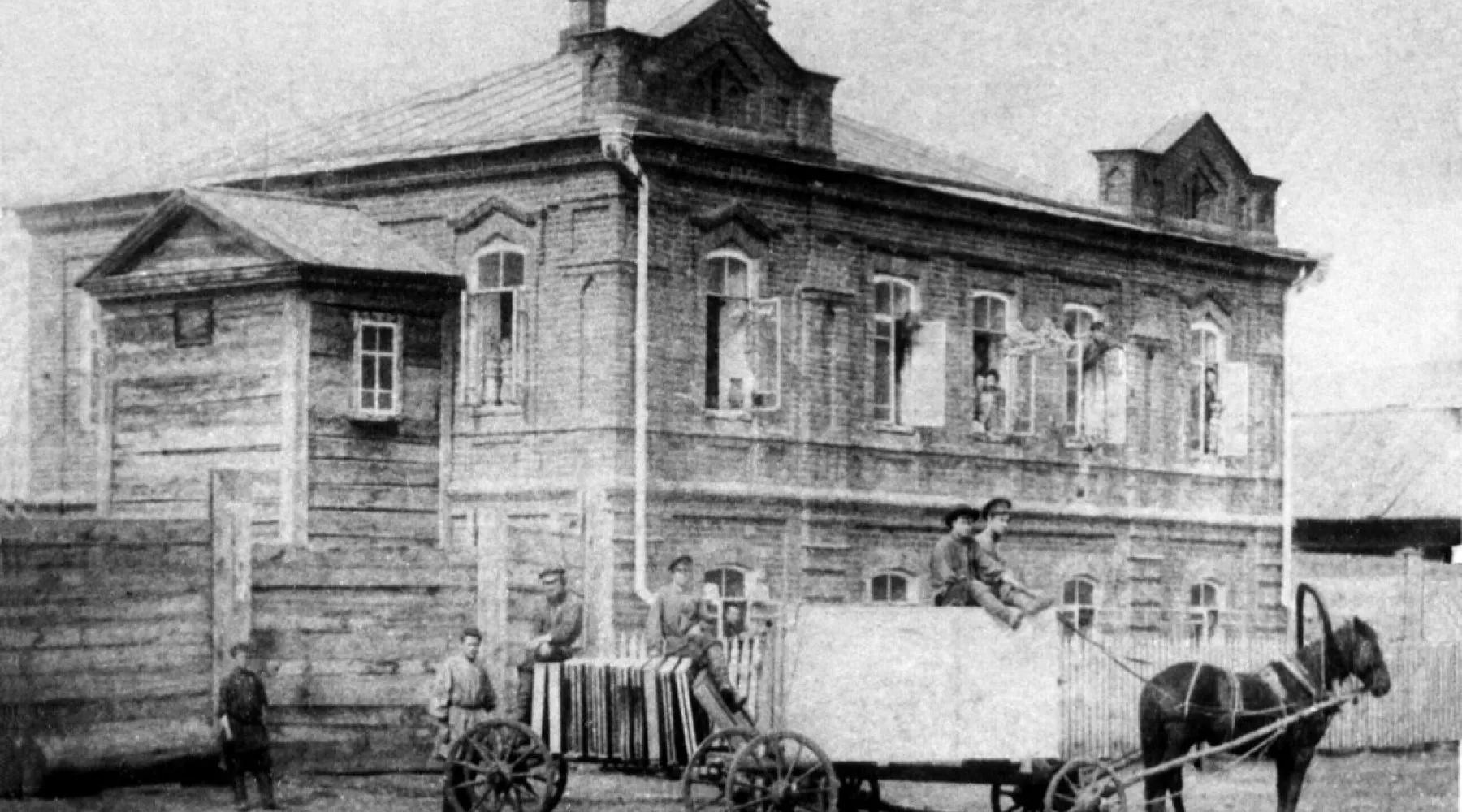 Старый Бийск. Мастерская Борзенкова. 