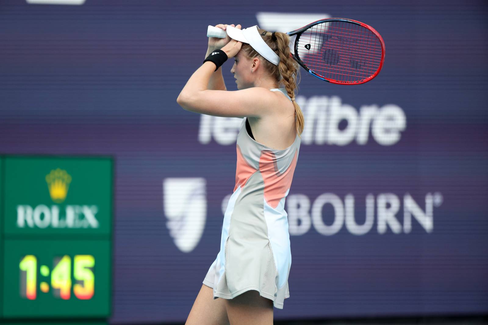 Рыбакина снялась с полуфинального матча на турнире в Токио