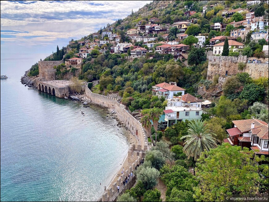 Аланья в ноябре. Пещера Дамлаташ. Красная башня. Судоверфь Терсане.