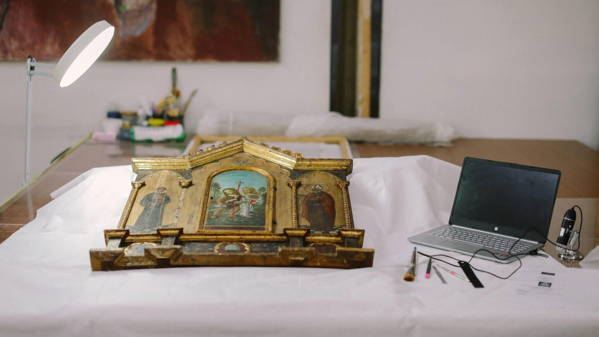 Позолоченный триптих XVI века - Sputnik Грузия, 1920, 28.07.2025