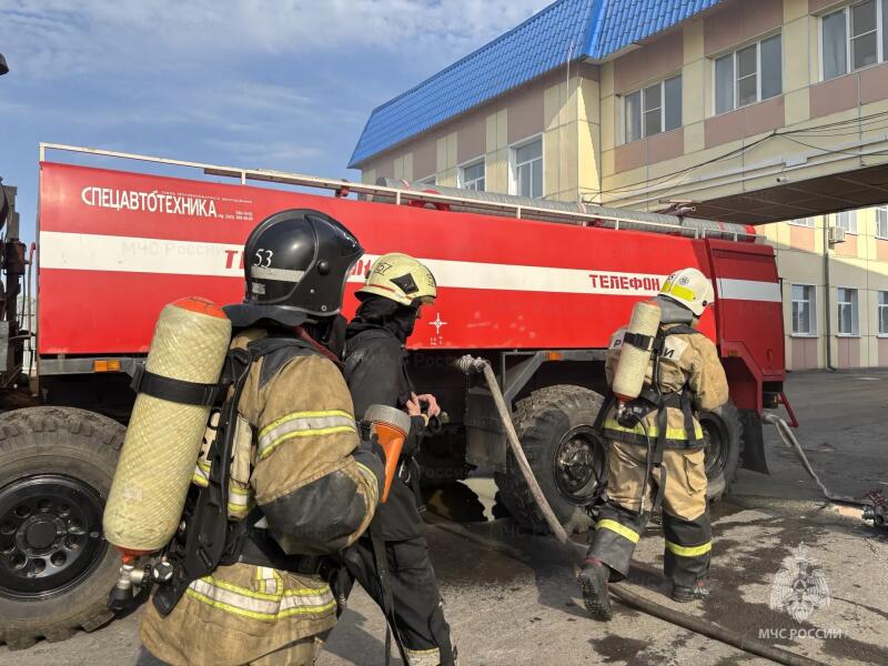Пожар кровли производственного цеха в Ишиме локализован