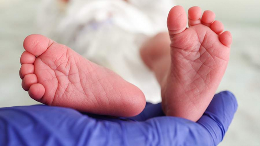 Женщина родила сразу пятерых младенцев