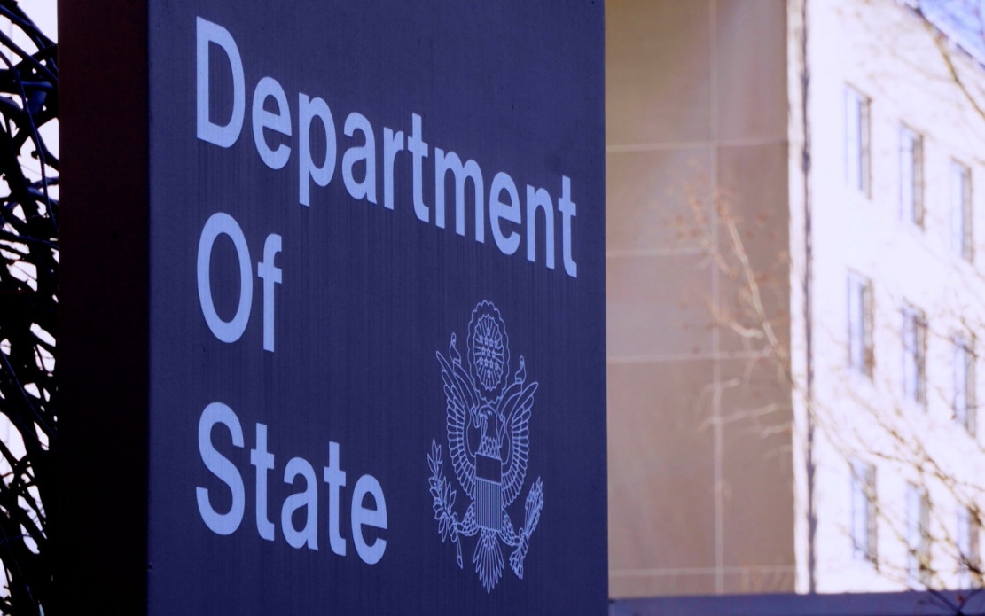 В США потребовали от дипломатов не использовать секретные сведения в ставках