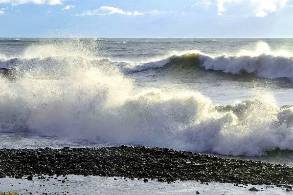 В Сочи прогнозируется усиление ветра и волнение моря