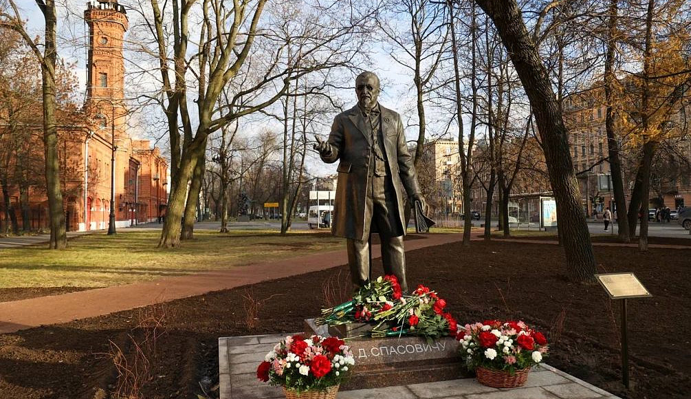 В Санкт-Петербурге открыли памятник выдающемуся адвокату Владимиру Спасовичу