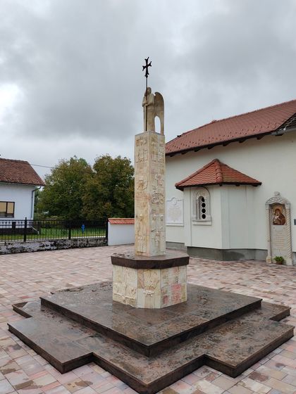 Памятник страданиям сербского и русского народов в Ясеноваце (автор Сергей Шихачевский)