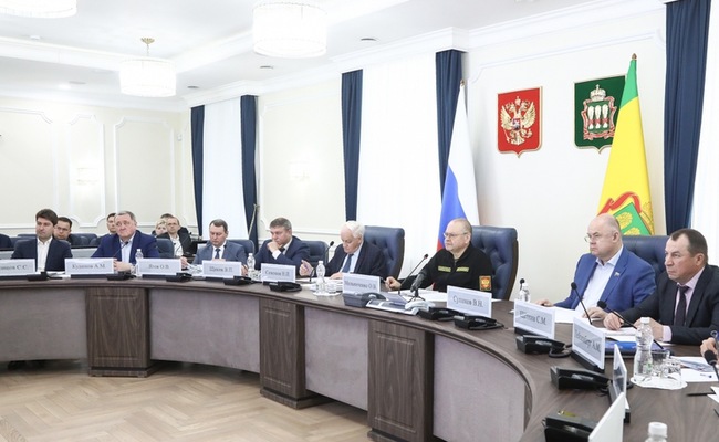Олег Мельниченко дал ряд поручений по подготовке к празднованию Дня Победы