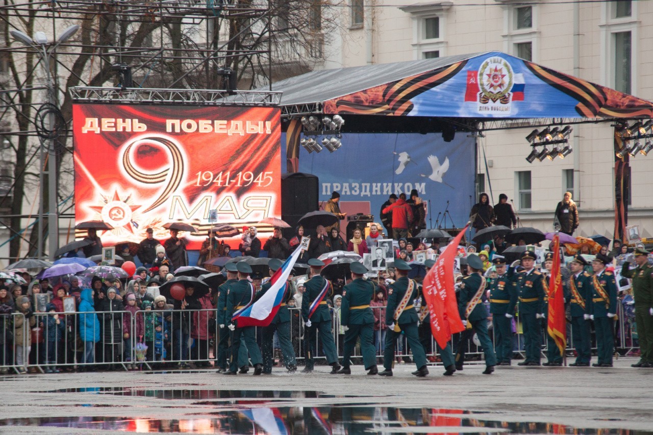 В праздничные дни в Кирове движение у мест мероприятий временно ограничат