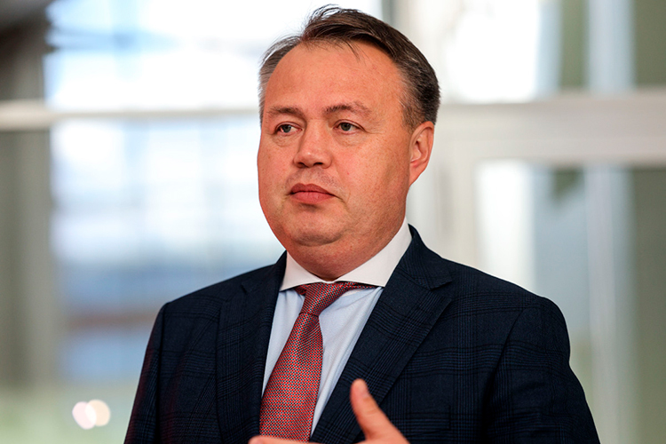 8 октября раис Татарстана Рустам Минниханов подписал указ о назначении Альмира Абашева министром здравоохранения республики