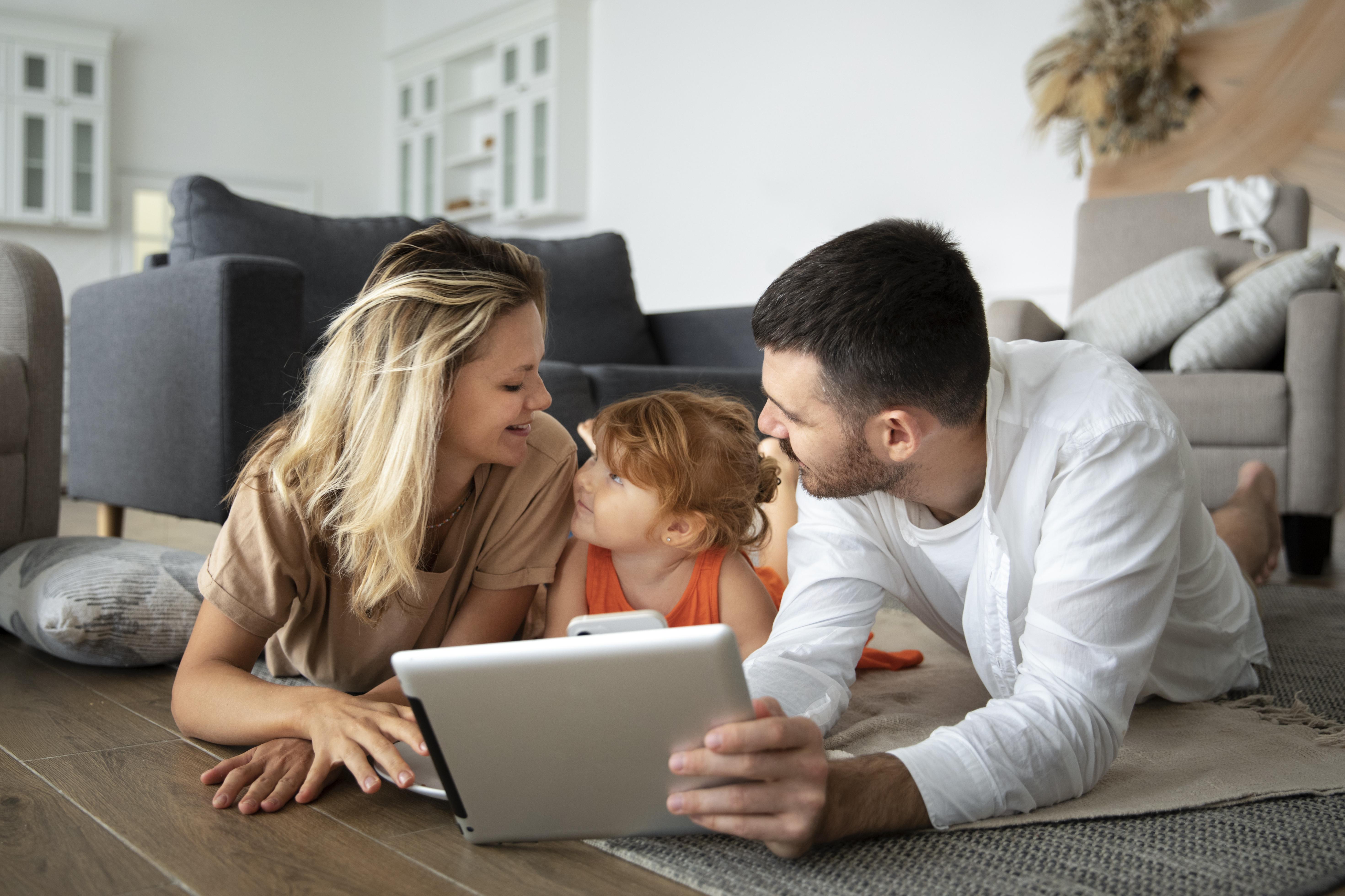 Parent tech. Smart Family.