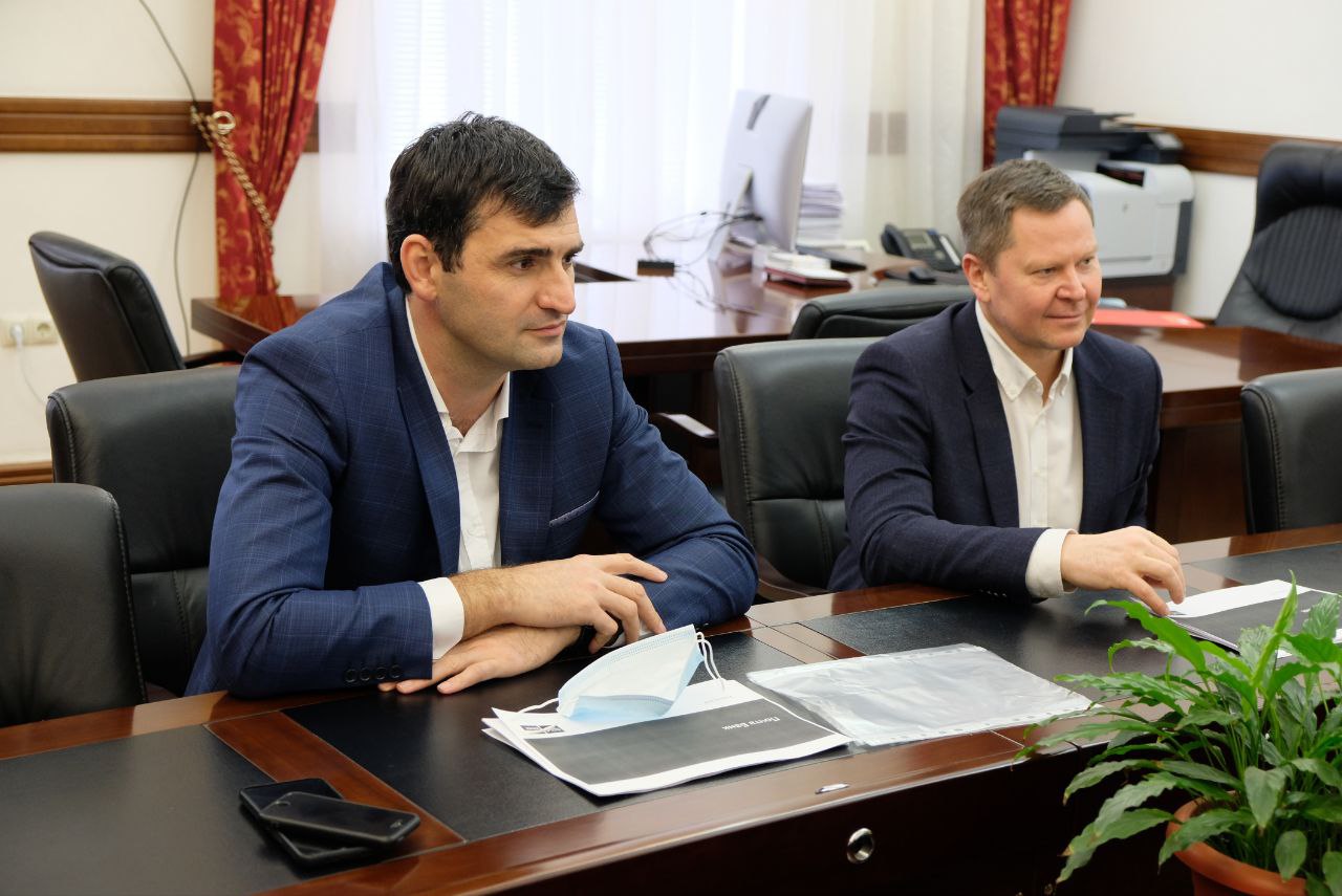 Борис Рахаев встретился с представителями АО «Почта Банк»