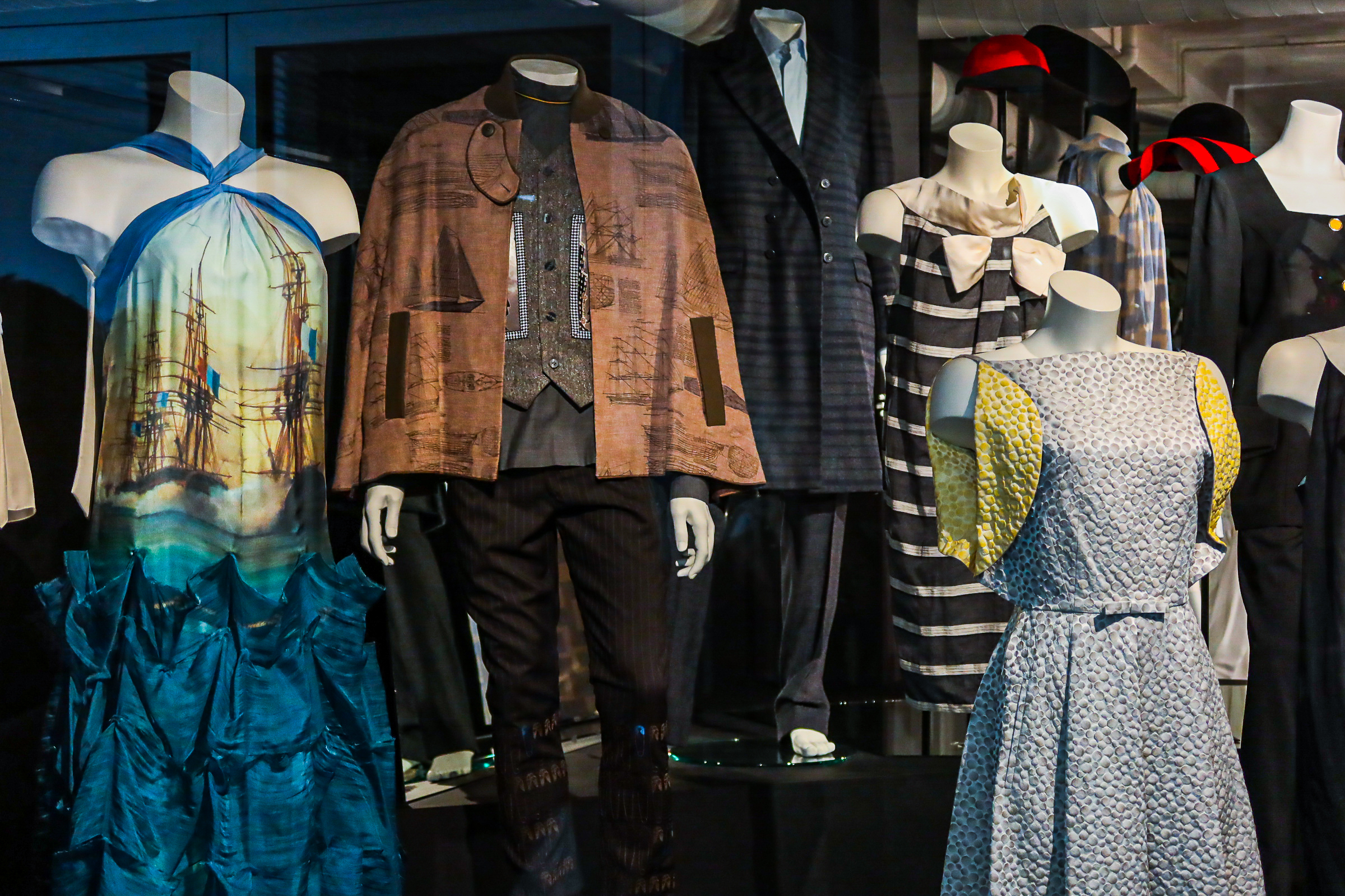 Эрмитаж показывает наследие петербургских модельеров от Меликовой до Бухинника6