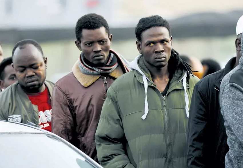 Живущий в России африканец доказывает, что в России расизма нет (ВИДЕО)