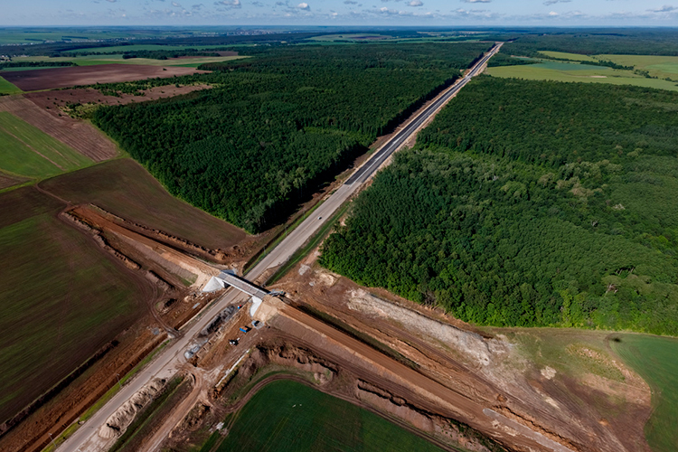 Пиком карьеры (и одновременно началом конца) стал 2021 год, когда «Волгадорстрой» получил от «Автодора» заказ на проектирование и строительство участка платной скоростной трассы М12 Москва – Казань протяженностью 41 км, проходящего по территории Татарстана и Чувашии