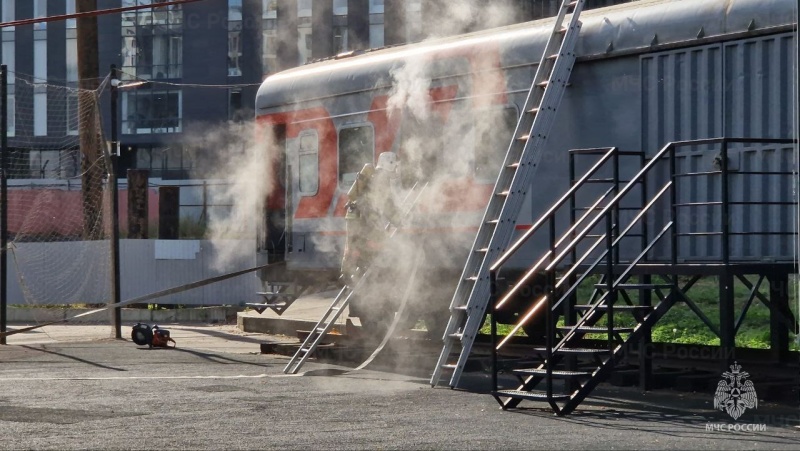 Начальник Главного управления МЧС России по г. Москве посетил колледж имени Героя России В. М. Максимчука