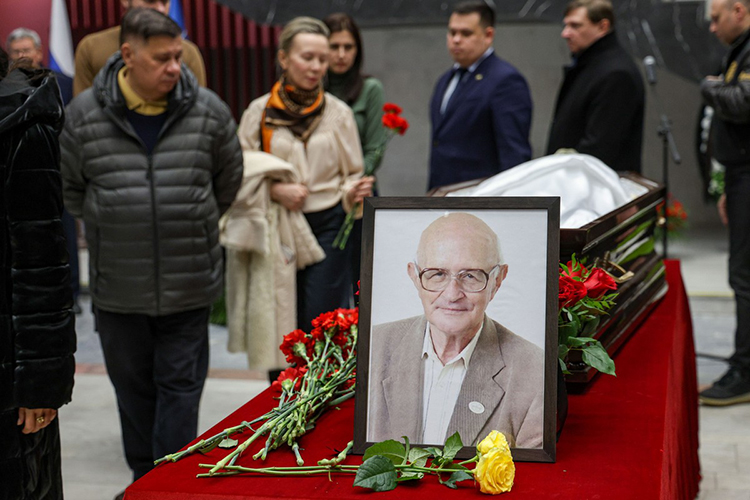 Накануне в КФУ собрались желающие проводить в последний путь доктора юридических наук, профессора, академика РАН, одного из создателей Конституции РТ Бориса Железнова