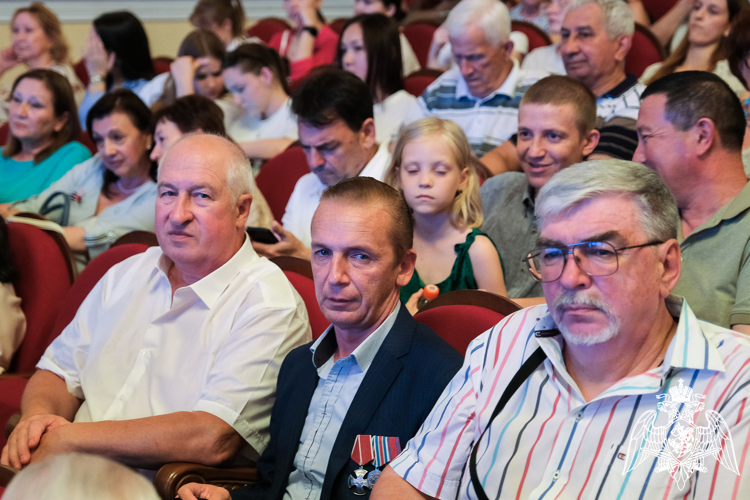 Росгвардейцы посетили торжественный приём, посвящённый Дню России, в Астрахани