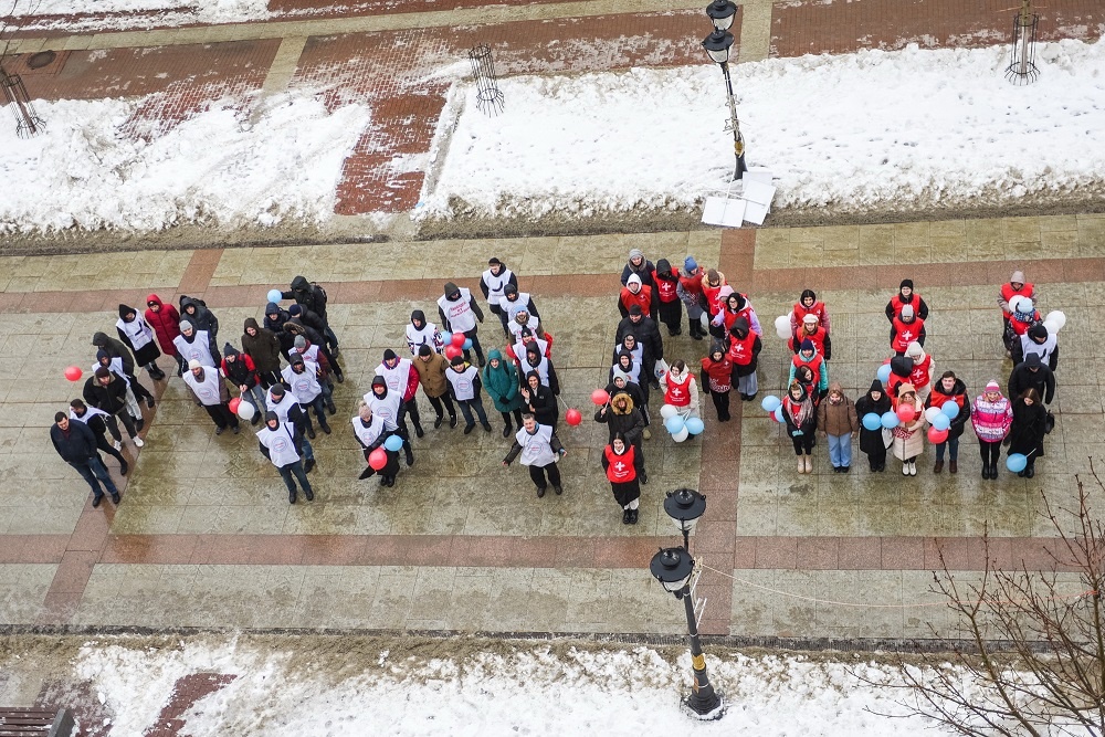 Идти по жизни маршем. Идти по жизни маршем. А мы идем по жизни маршем. Мои друзья всегда идут по жизни маршем картинки. Цой мои друзья идут по жизни маршем.