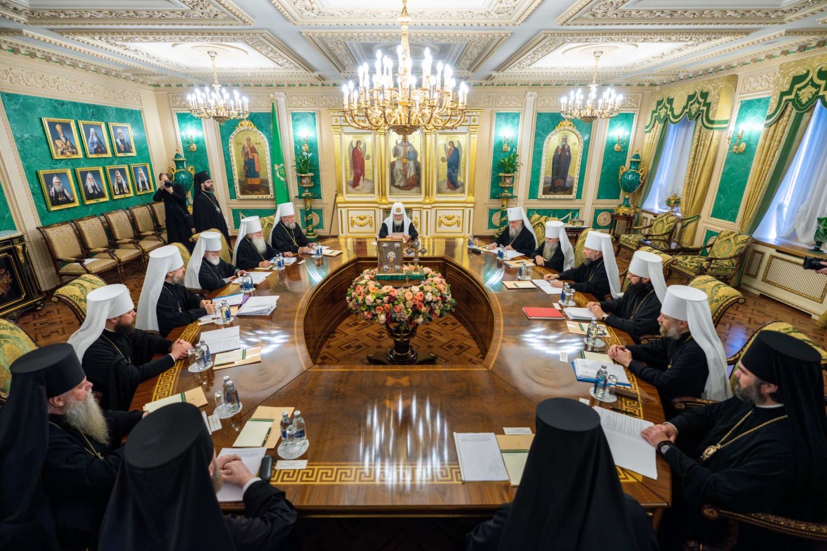 Священный Синод утвердил текст молебна об исцелении детей с тяжелыми заболеваниями и поручил представить на рассмотрение текст молебна о вразумлении имеющих намерение совершить аборт