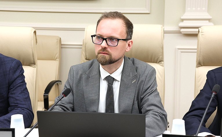 Заседание Комиссии СФ по мониторингу законодательства РФ в сфере государственного контроля (надзора) и муниципального контроля в РФ на тему «Анализ эффективности внедрения в работу контрольных органов индикаторов риска нарушения обязательных требований»