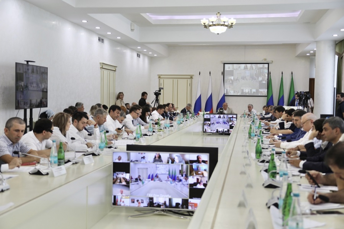 Более 50 руководителей крупного бизнеса приняли участие во встрече-семинаре об инструментах поддержки отрасли в Дагестане