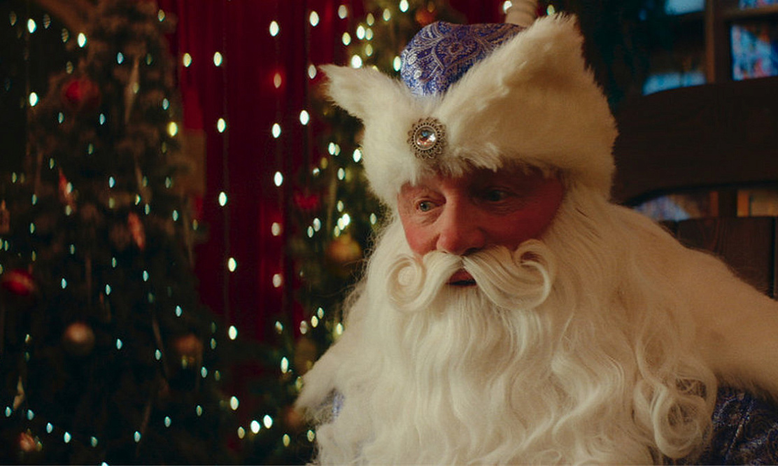 Сразу два Деда Мороза: создатели фильма «Елки 12» поделились новыми кадрами со съемочной площадки