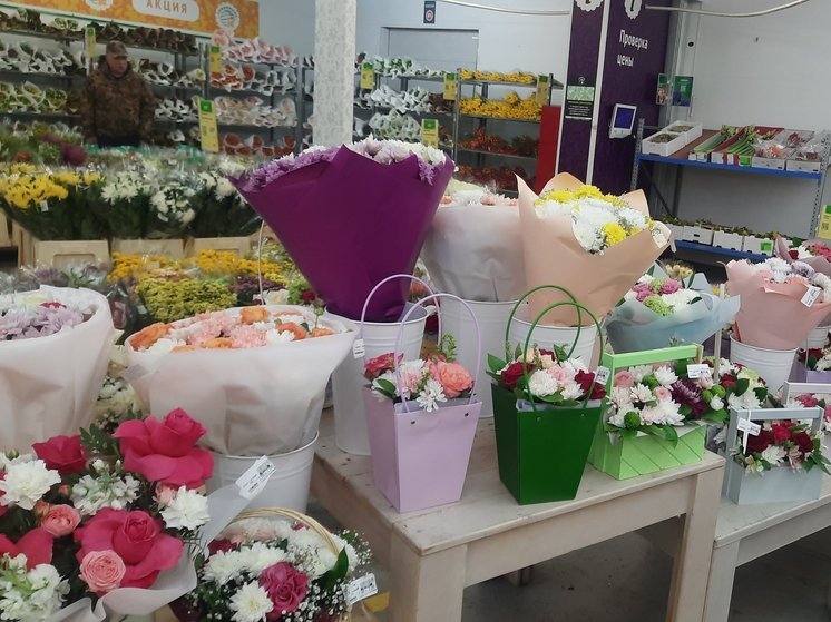 Импорт цветов в Новосибирск вырос почти в два раза с начала года