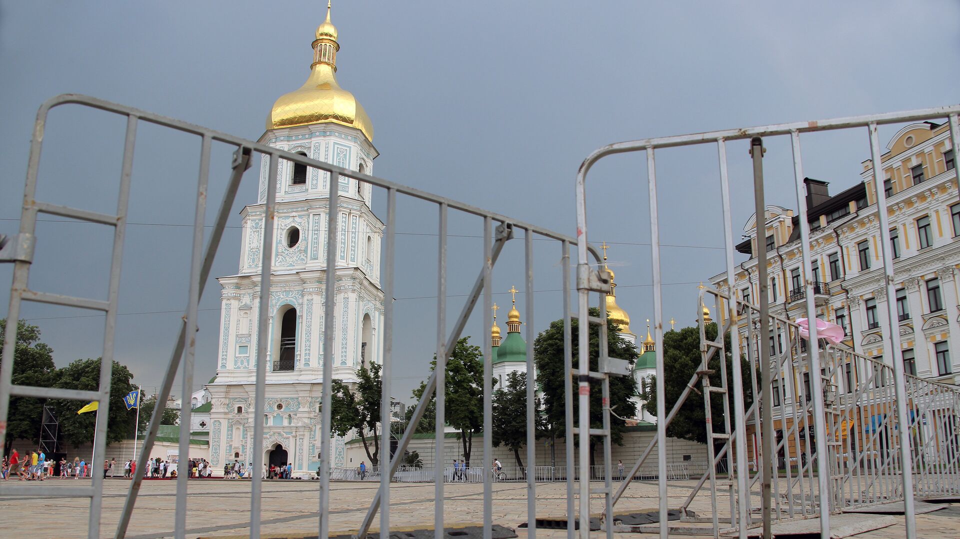 Церковь утверждения. A'C на Украине.