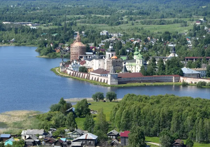 Традиционный костюм сольвычегодцев представят в Кирилло-Белозерском монастыре. Фото. © РИА Новости. Сергей Пятаков