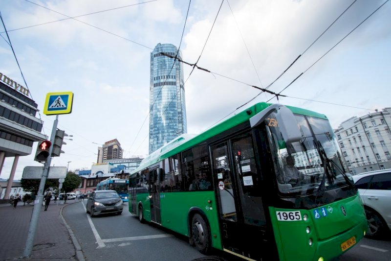 Автобусы екатеринбург фото. Общественный транспорт екатеринбург. Транспорт екатеринбург. Транспорт екатеринбург. Автобус екатеринбург.