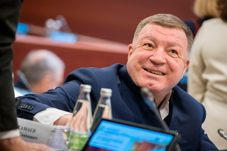В июле 2024 года уставной капитал СК «Основа» переписан на Мингалимова, но, когда он стал депутатом Госсовета РТ VII созыва, компания была переписана на его сына — Рузаля Мингалимова