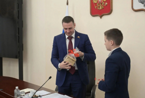 Дмитрий Демешин исполнил мечту школьников из Мичуринского