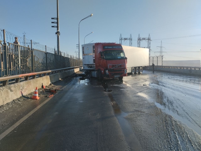 Самара оренбург перекрытие. Трасса м5 Самара. Трасса м5 Самара Тольятти. Большегрузы на трассе. Трасса м5 Тольятти Сызрань.