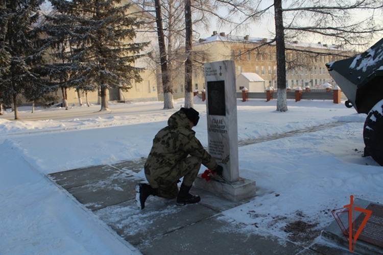 Военнослужащие Красноярского соединения Росгвардии в День Героев Отечества провели ряд мероприятий