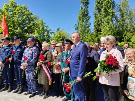 В парке Победы увековечили имена военнослужащих