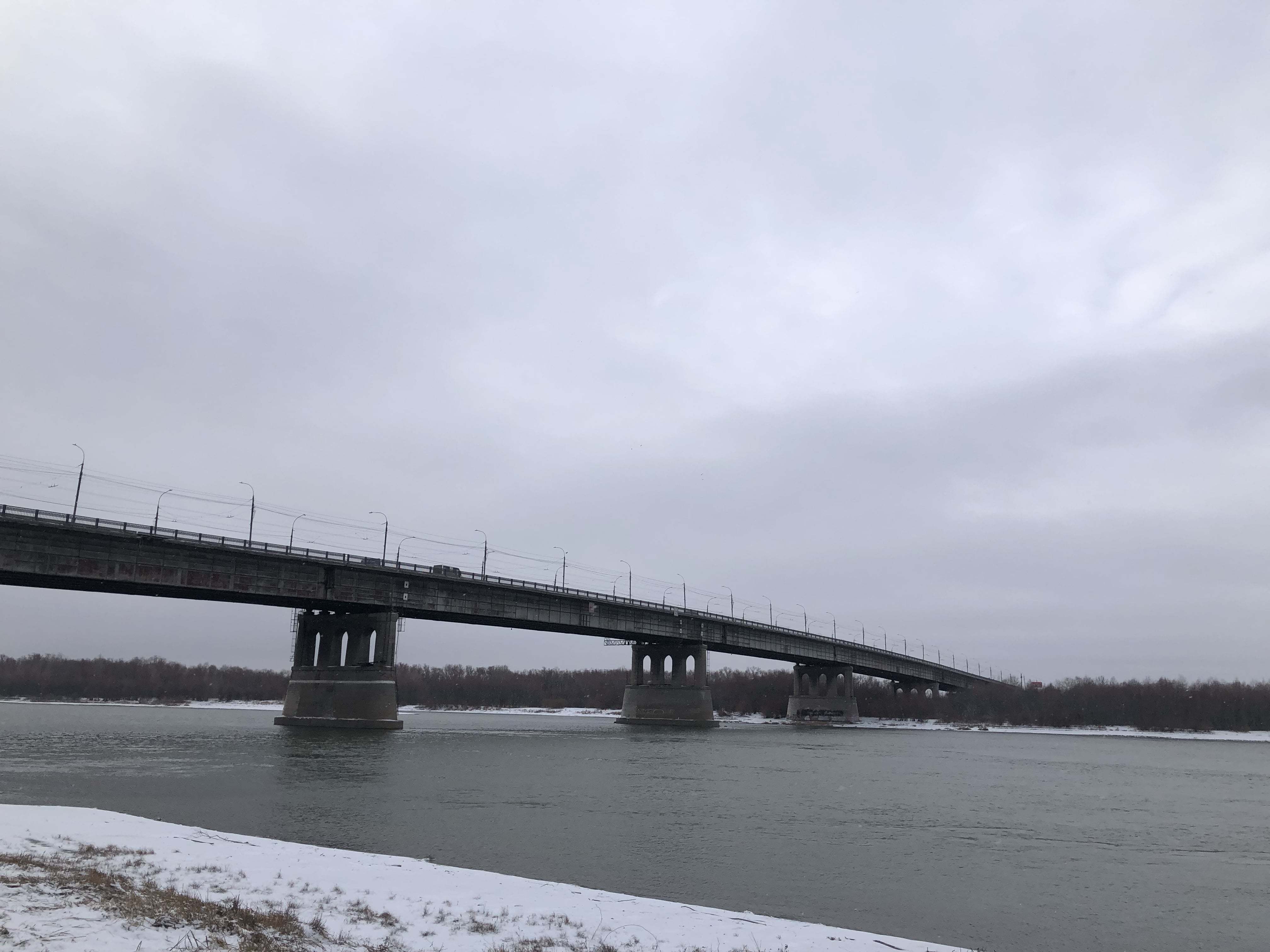 Ленинградский мост закрыт. Иртыш Омск мост. Новый Ленинградский мост Омск. 4 Мост через Иртыш в Омске. Иртыш Омск вечером мост.