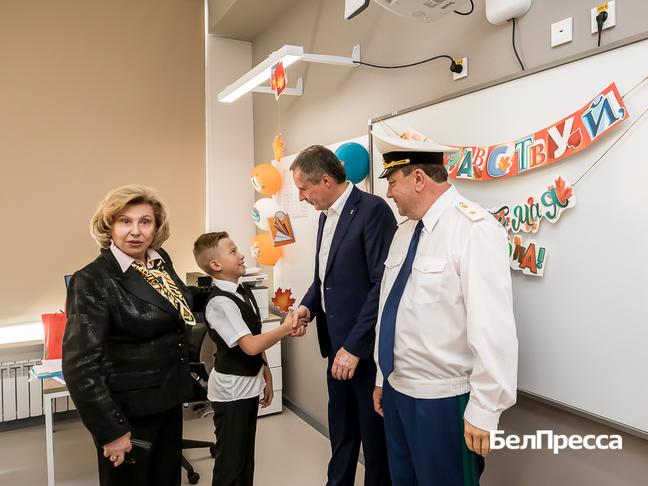 В День знаний Вячеслав Гладков заехал в «Мою школу» в Репном - Изображение 3